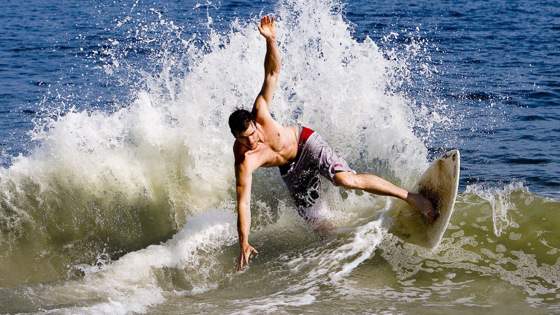 开云体育平台-《【文化新引擎】电竞如何成为链接青少年的桥梁？》，如何成为电竞玩家